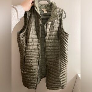 Duluth Trading Co Quilted Women's Vest in Sage